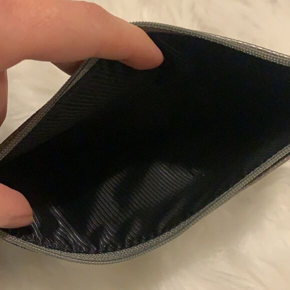 💫nwt Tahari 2 in 1 wristlet💫 - Picture 7 of 7